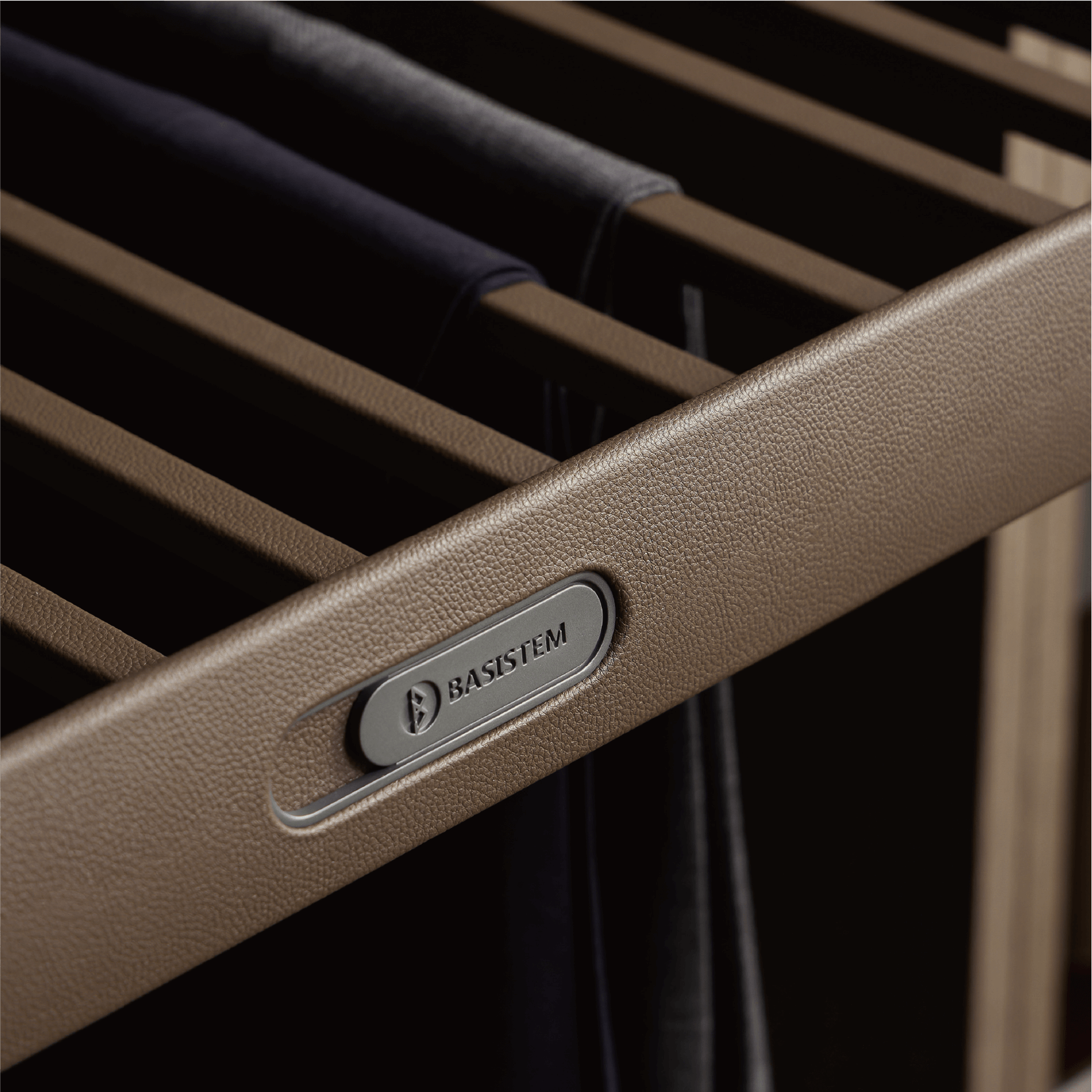 [BASISTEM] LUGANO Leather Pull-Out Trousers Rack