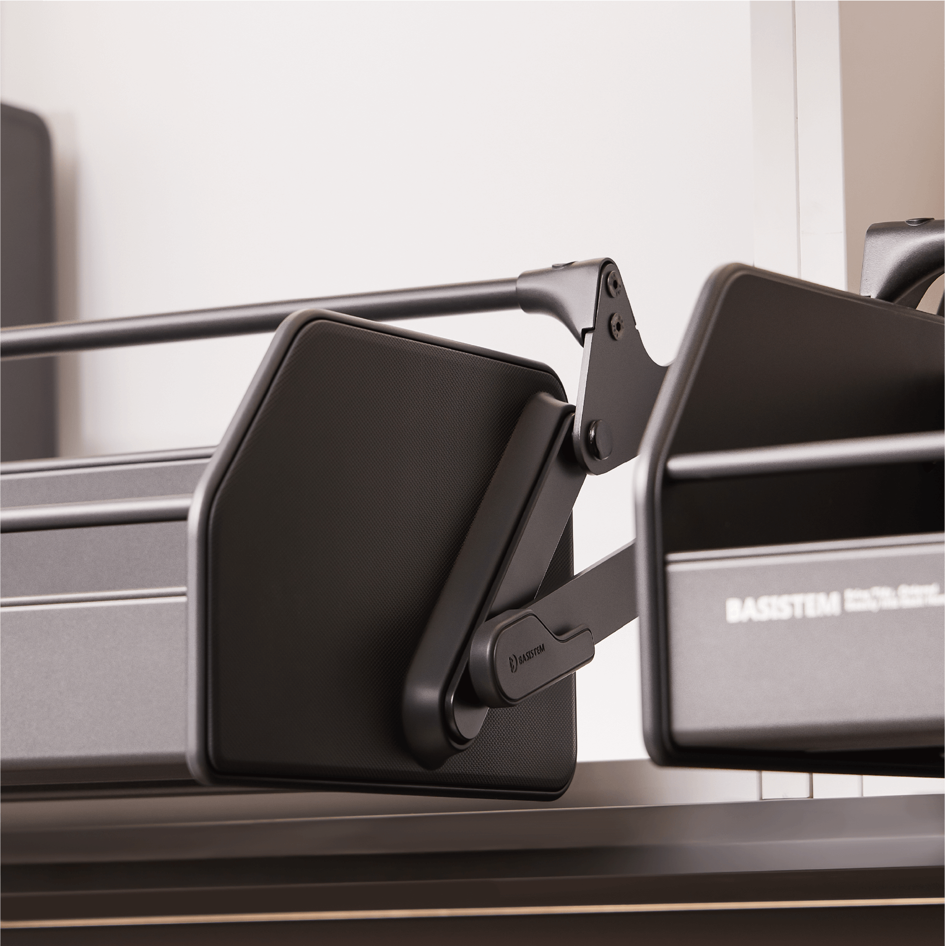 [BASISTEM] OLTEN Single-Layer Pull-Down Basket For Overhead Cabinet