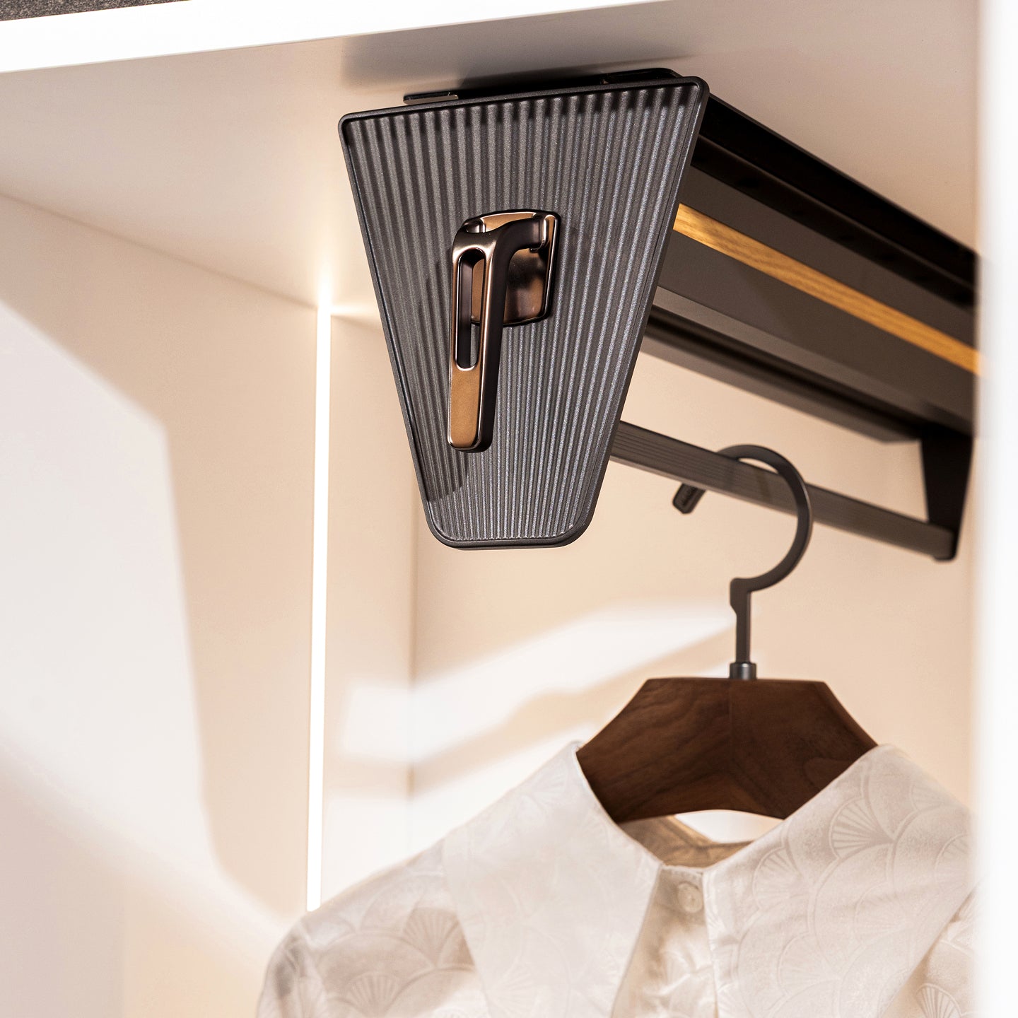 [BASISTEM] SCHIERS Inner Pull-out Unit for Hanging Clothes (Top Mounted)