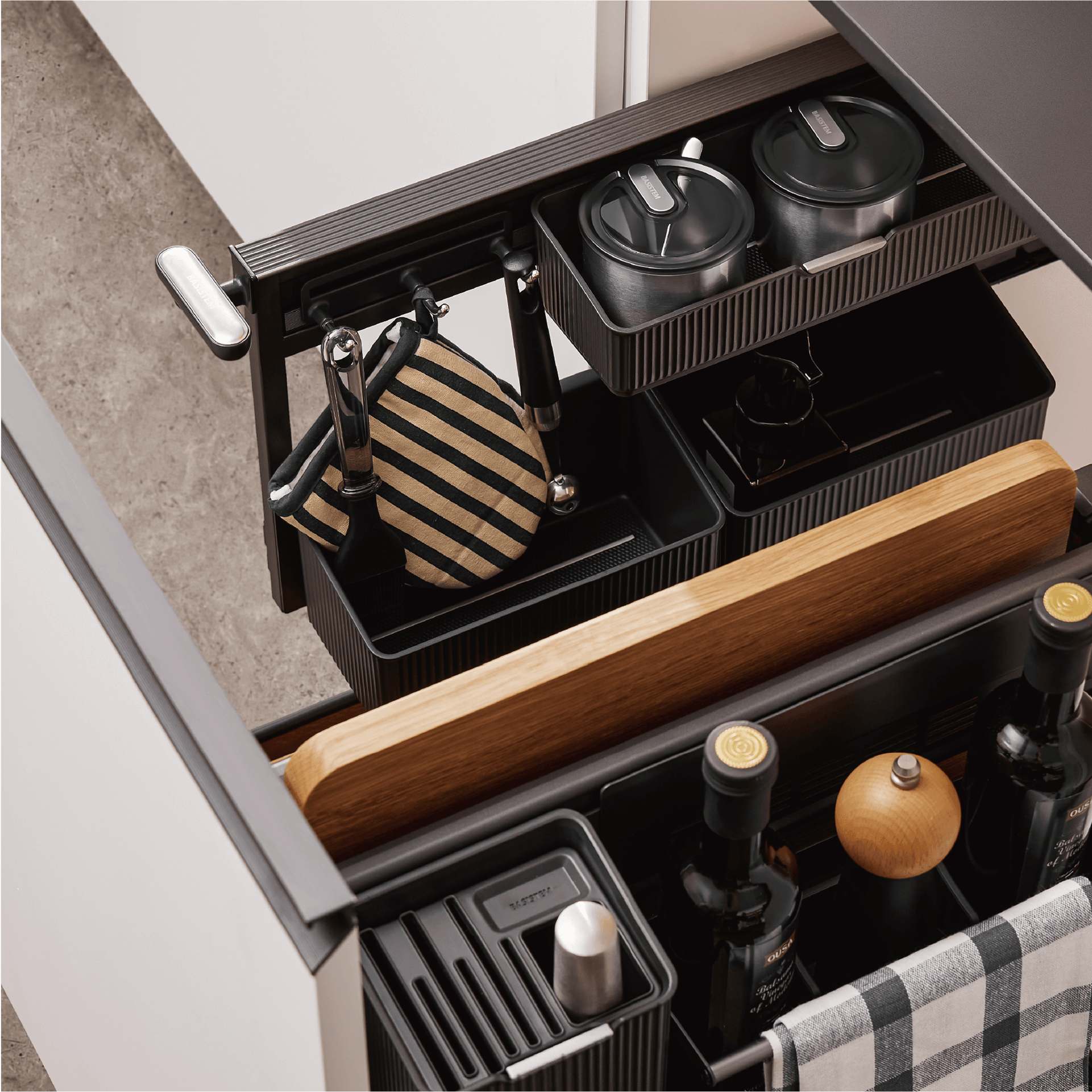 [BASISTEM] SCHIERS 550 Integrated Pull-Out Unit (with Secondary Pull-Out Basket)