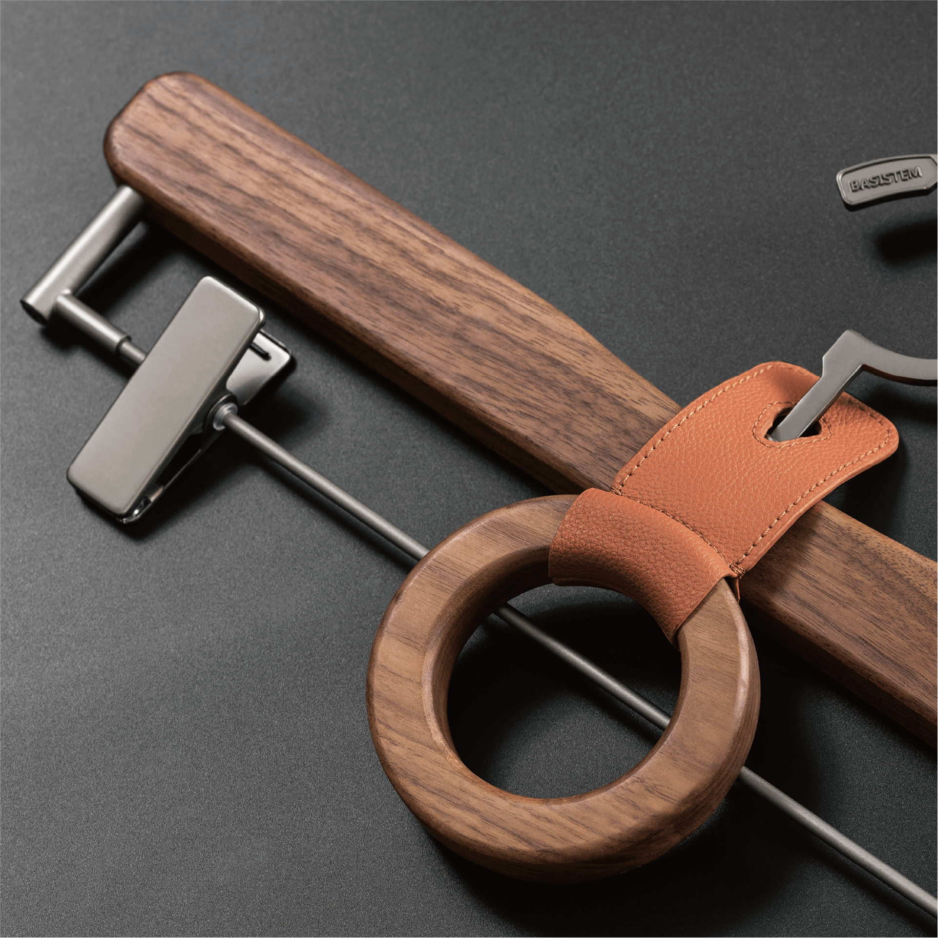 [BASISTEM] HORGEN Saddle Orange Walnut Pant & Skirt Hanger
