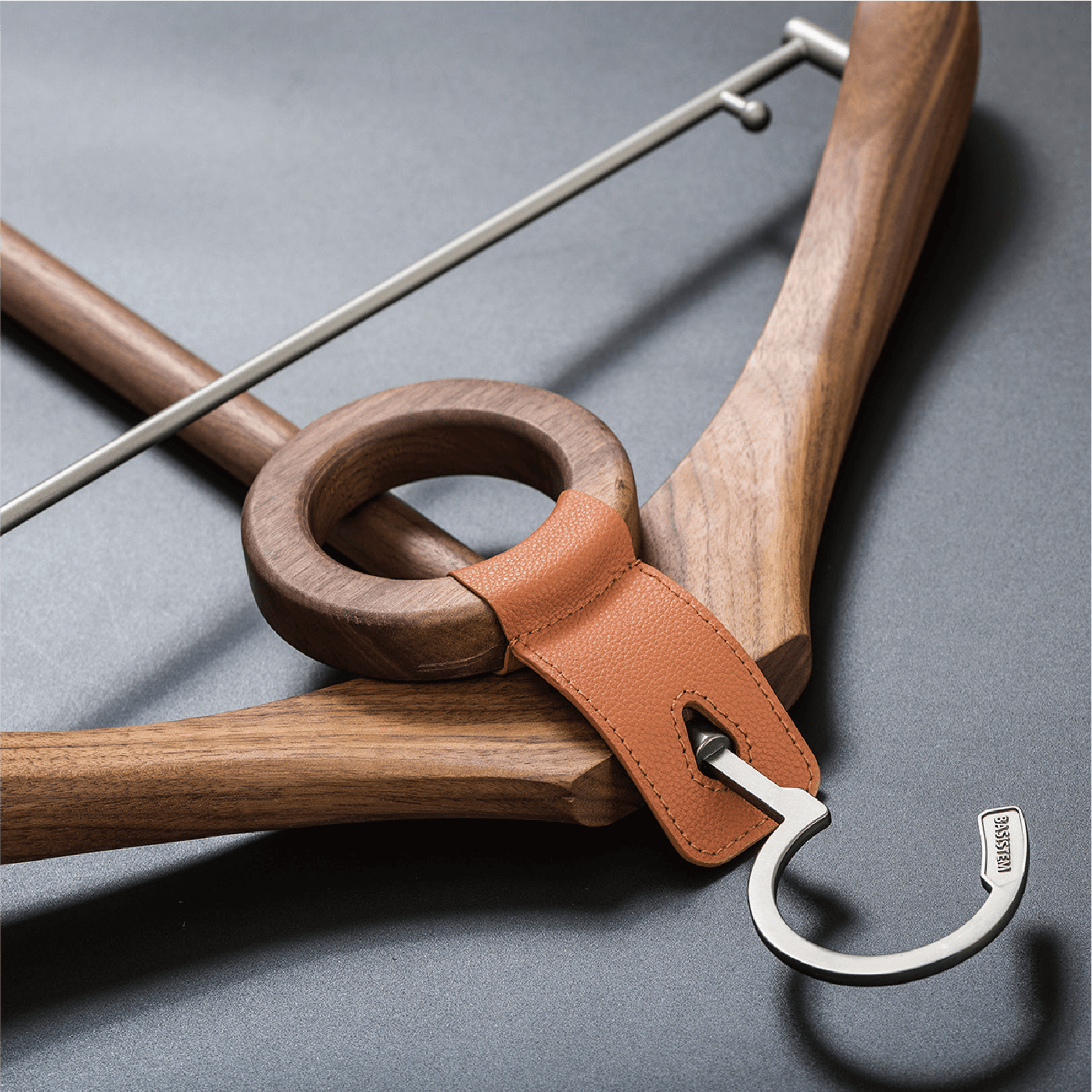 [BASISTEM] HORGEN Saddle Orange Walnut Suit & Dress Hanger