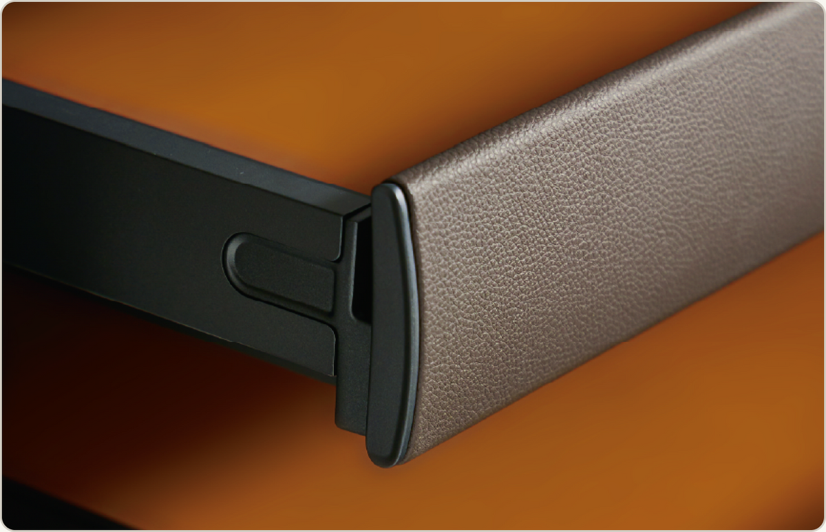 Material & Finish